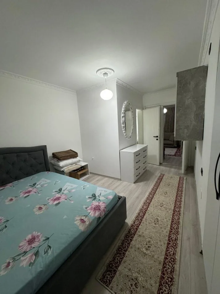 Tirane, jepet me qera apartament 1+1 Kati 1, 55 m² 430 € (Rruges se Dibres , te shkolla e bashkuar)