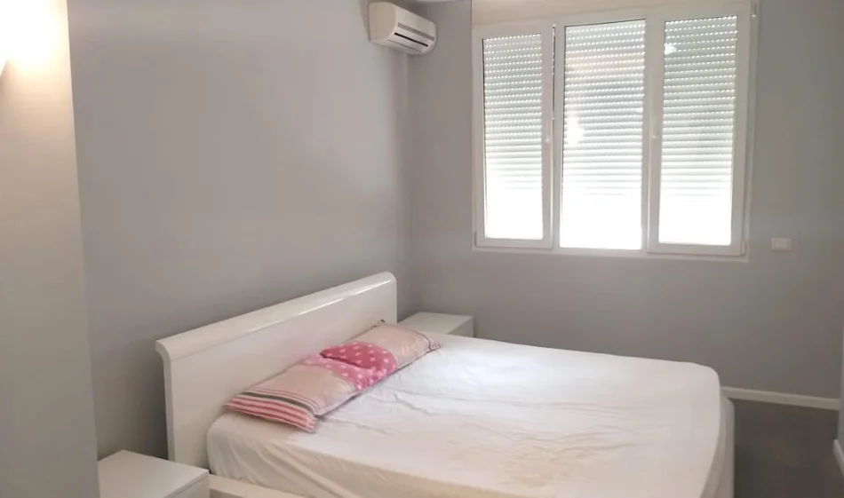Tirane, jepet me qera apartament 2+1 Kati 3, 79 m² 900 € 