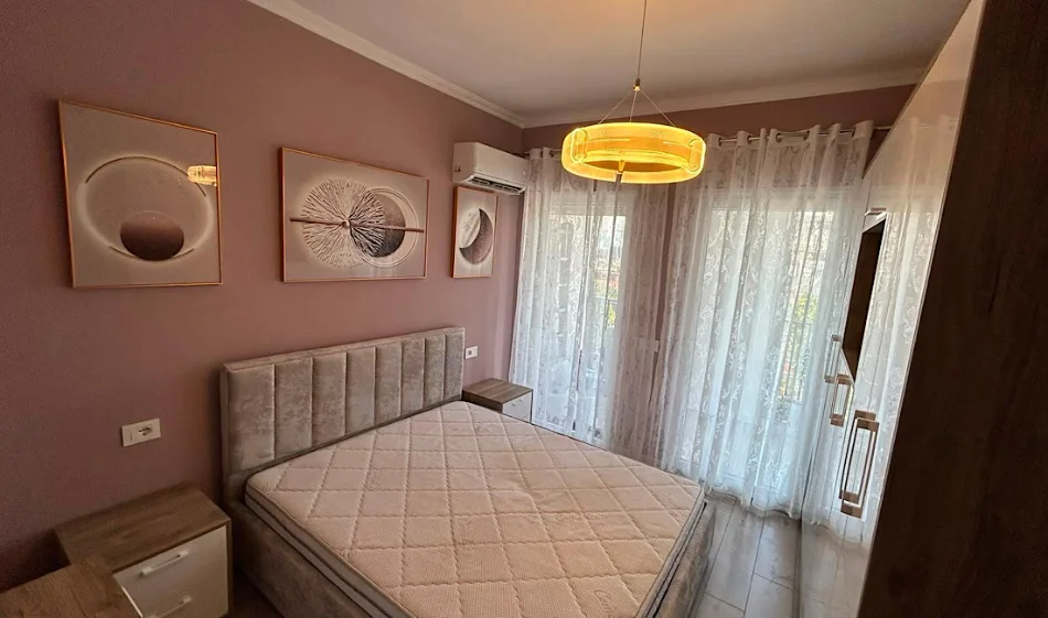 Tirane, jepet me qera apartament 2+1 Kati 5, 80 m² 750 € 