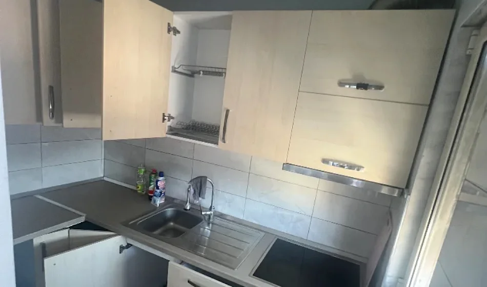 Tirane, jepet me qera apartament 1+1 Kati 5, 58 m² 400 € 