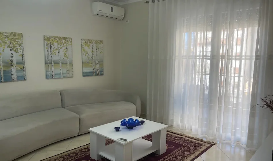 Tirane, jepet me qera apartament 1+1 Kati 3, 68 m² 650 € 
