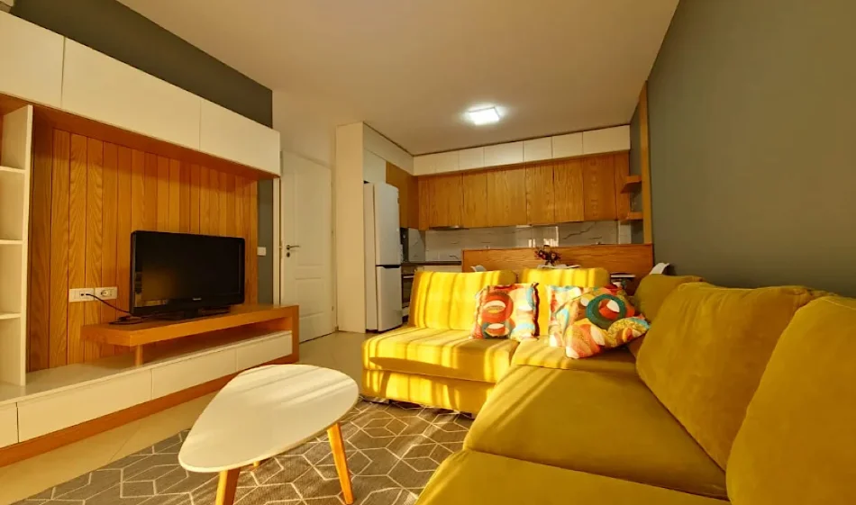 Tirane, jepet me qera apartament 2+1 Kati 4, 85 m² 650 € 