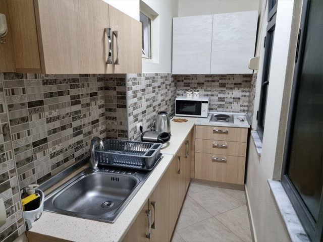 Tirane, jepet me qera apartament 1+1+A Kati 2, 55 m² 400 Euro (Rruga Fortuzi)