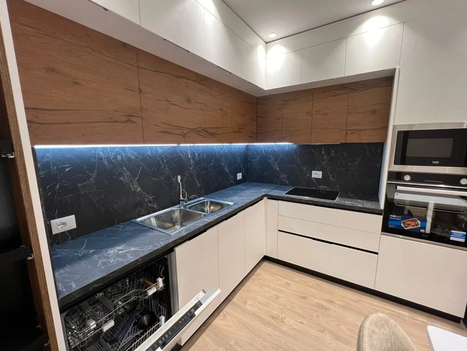 Tirane, jepet me qera 2+1+Ballkon Kati 3, 120 m² 1.100 € 