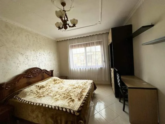 Tirane, jepet me qera apartament 1+1 Kati 5, 67 m² 450 € (Xhamlliku)
