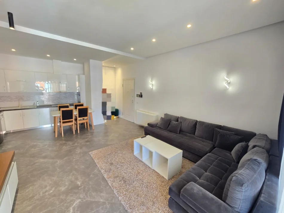 Tirane, jepet me qera apartament 2+1 Kati 5, 116 m² 1350 € (delijorgji)