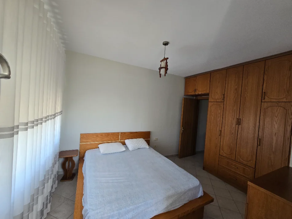 Tirane, jepet me qera apartament 2+1 Kati 8, 68 m² 670 € (bulevardi zogu i pare)