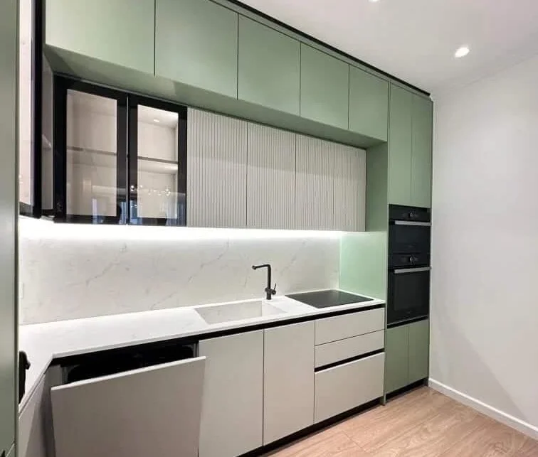 Tirane, jepet me qera apartament 3+1 , 120 m² 2.000 € 