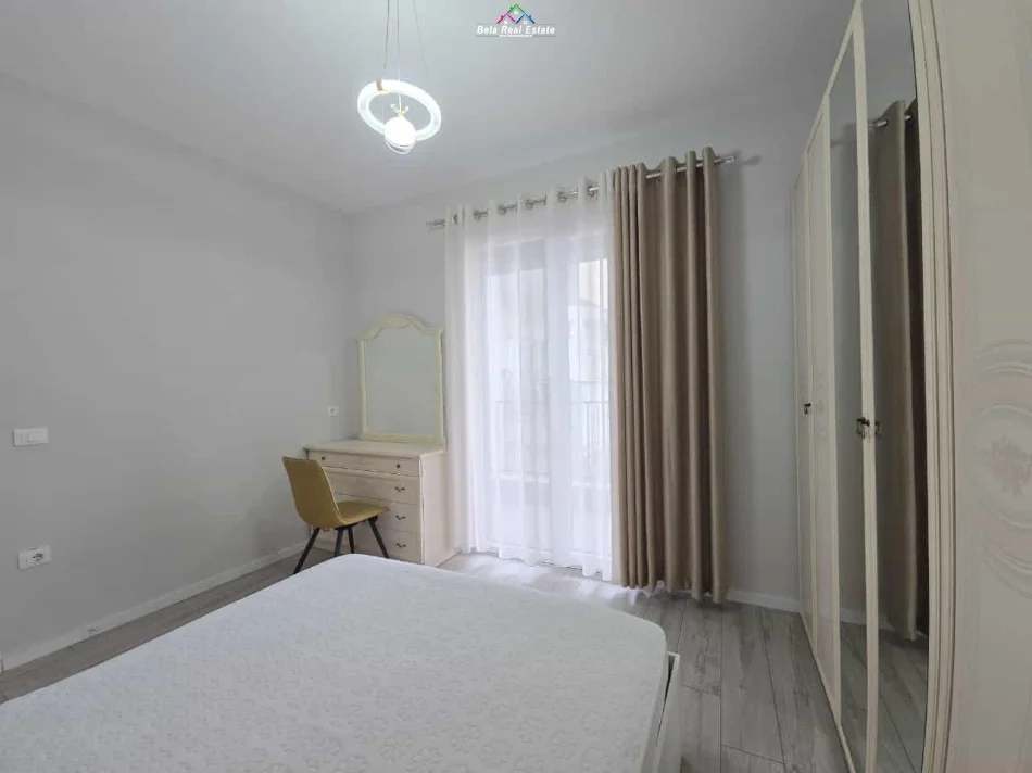 Tirane, jepet me qera apartament 1+1+Ballkon Kati 5, 70 m² 740 € (anton lufi)