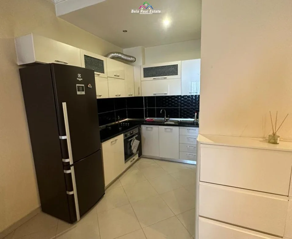 Tirane, jepet me qera apartament 1+1+Ballkon Kati 5, 73 m² 450 € (teodor keko)