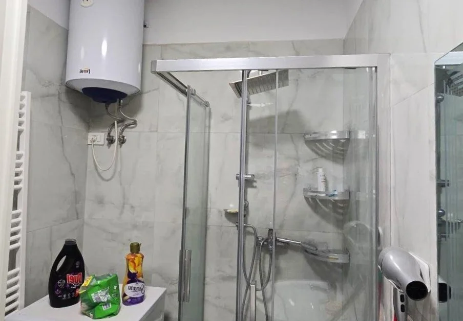 Tirane, shes apartament 2+1 Kati 3, 107 m² 285.000 € (ali demi)