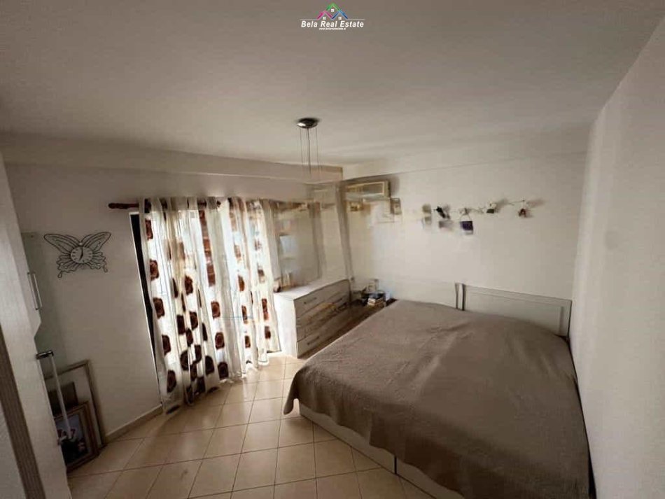 Tirane, jepet me qera apartament 2+1 Kati 3, 86 m² 550 € (porcelan)