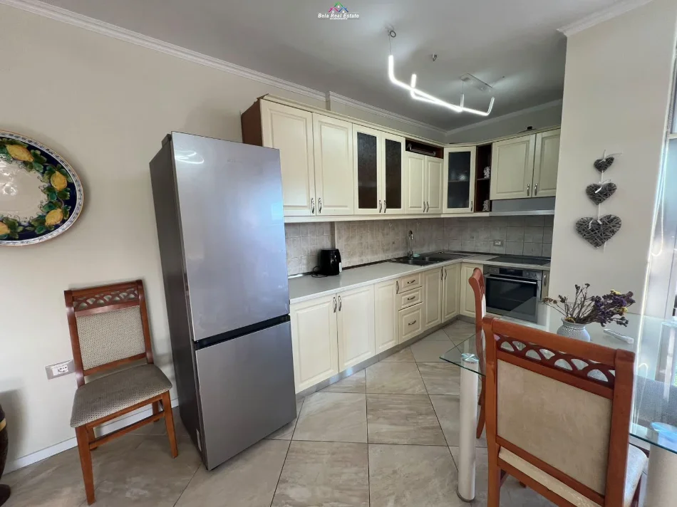Tirane, jepet me qera apartament 1+1 Kati 4, 70 m² 530 € (Rruga Dritan Hoxha, Laprake)