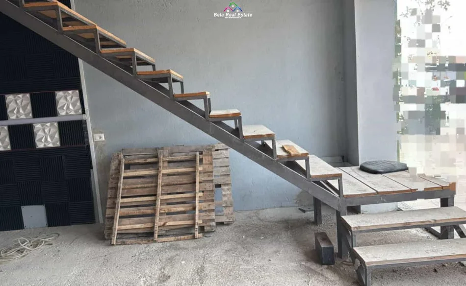 Tirane, jepet me qera dyqan Kati 0, 370 m² 4.500 € (shkoze)