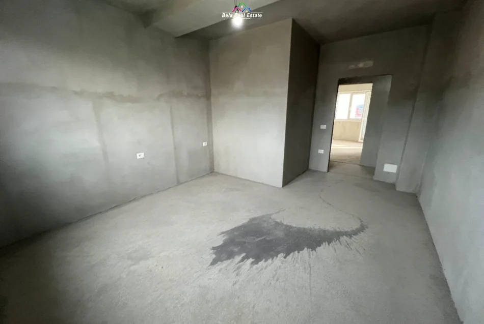 Tirane, jepet me qera zyre Kati 10, 130 m² 730 € (feiz himzo)