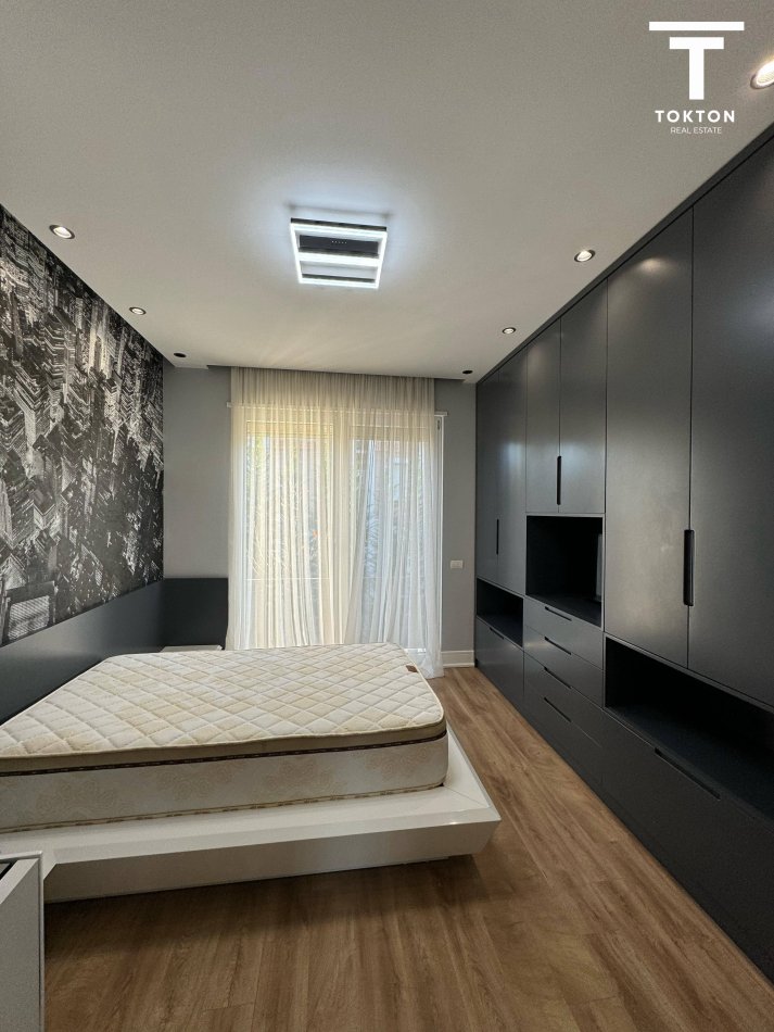 Tirane, shitet apartament 3+1+Ballkon Kati 2, 560 m² 380.000 € (TEG) TT 506
