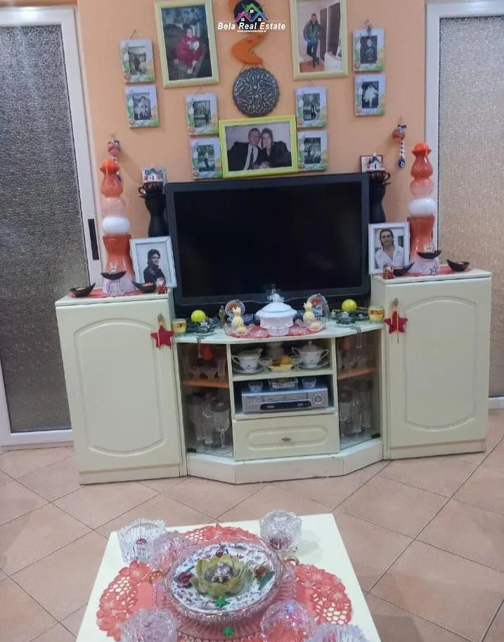 Tirane, jepet me qera apartament 1+1 Kati 4, 48 m² 520 € (shallvaret)