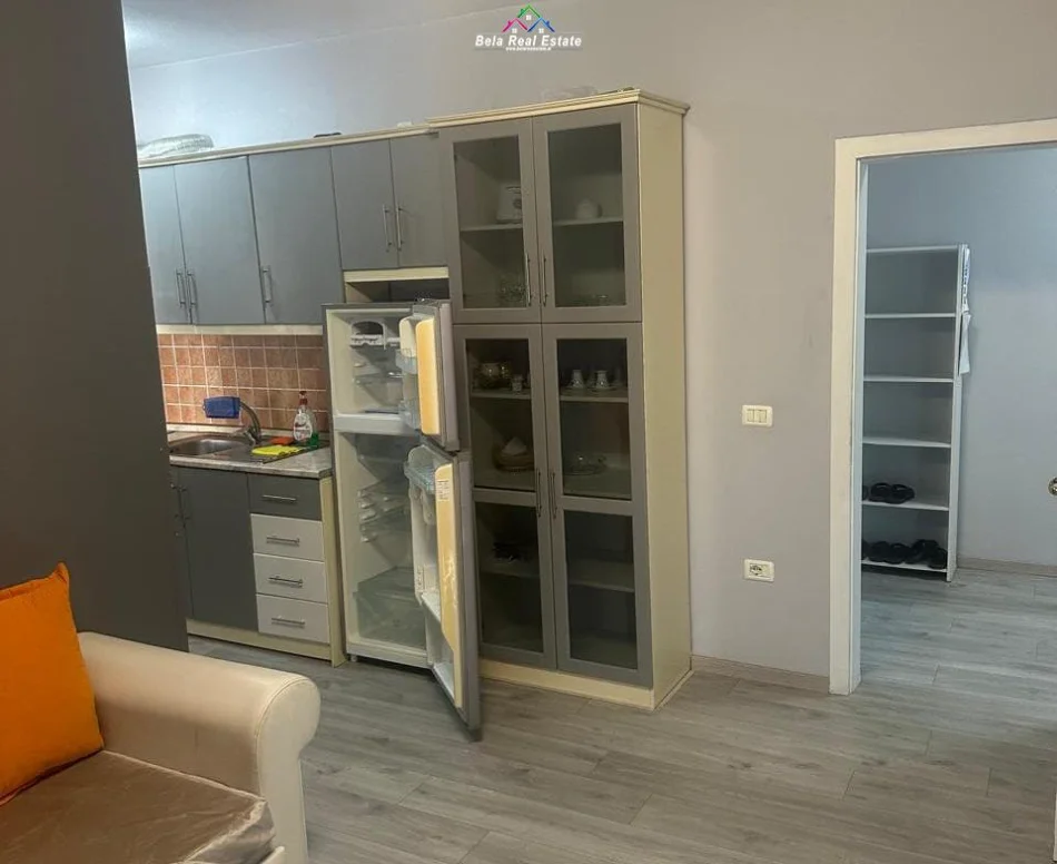 Tirane, jepet me qera apartament 1+1+Ballkon Kati 6, 70 m² 750 € (rruga e elbasanit)