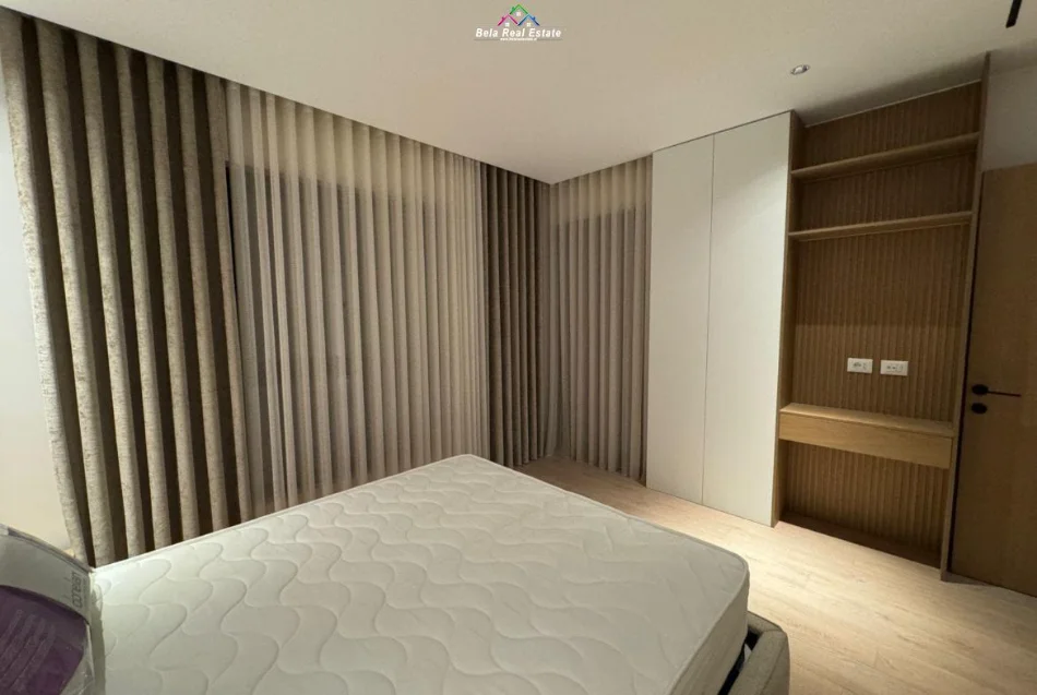 Tirane, jepet me qera apartament 1+1+Ballkon Kati 4, 68 m² 1.000 € (komuna e parisit)