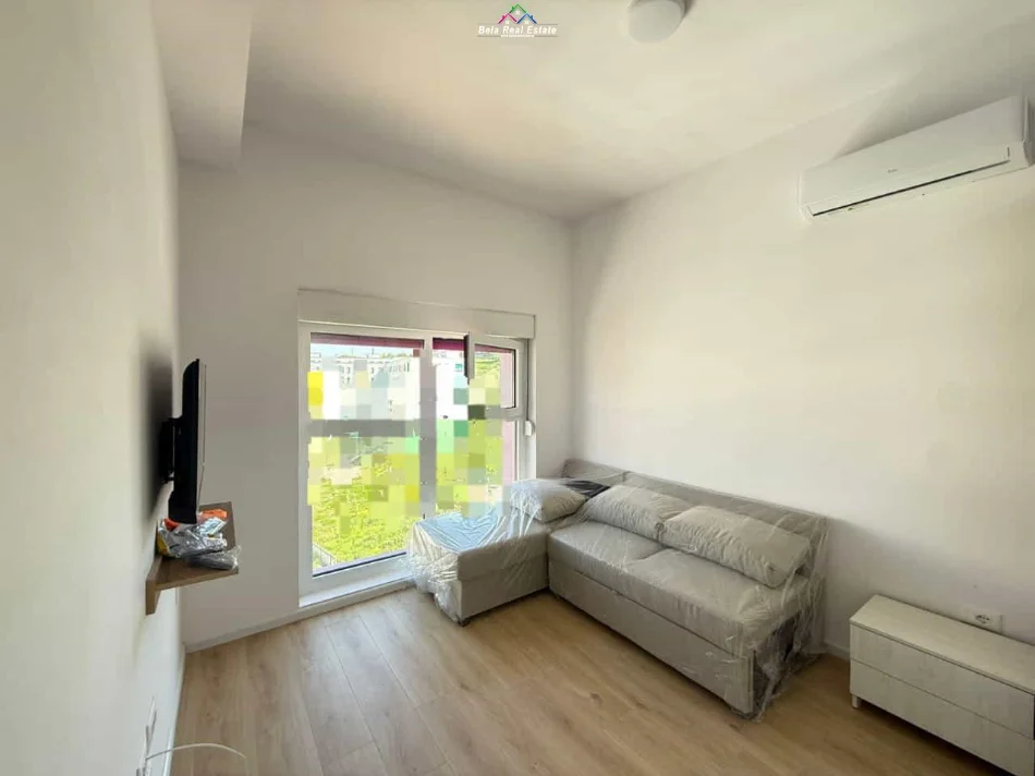 Shqiperi, jepet me qera apartament 1+1+Ballkon Kati 9, 50 m² 380 € (ali demi)