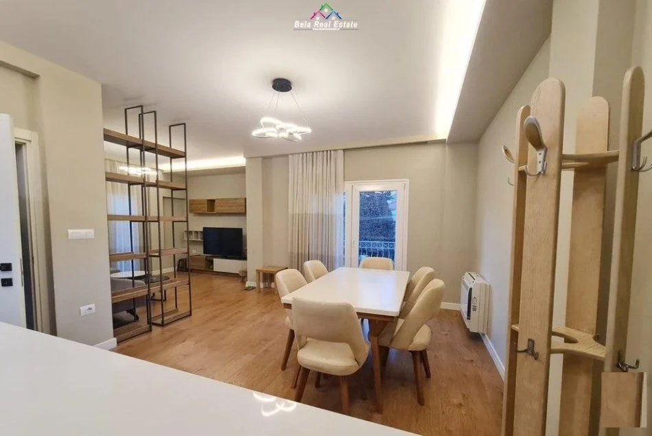 Tirane, jepet me qera Vile 3 Katshe Kati 1, 260 m² 1.500 € (Komuna e Parisit, Selite)