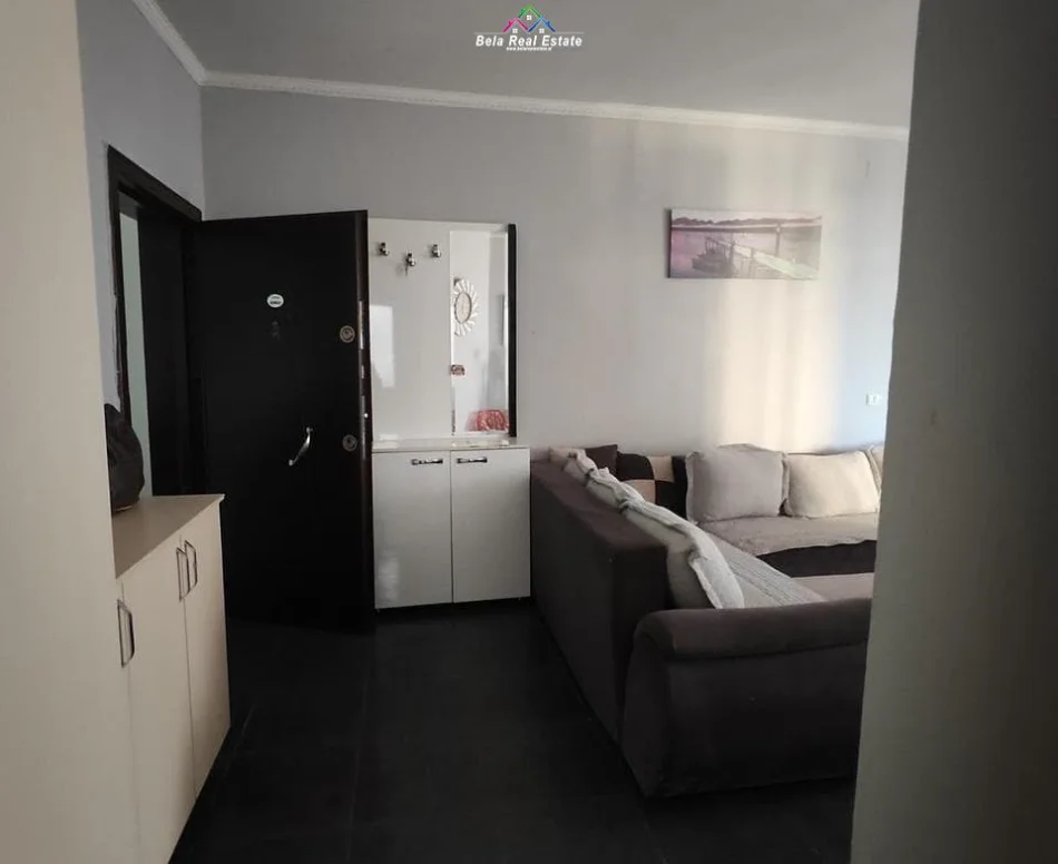 Tirane, jepet me qera apartament 1+1+Ballkon Kati 3, 65 m² 470 € (sokrat miho)