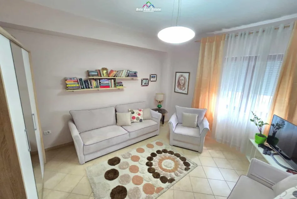 Tirane, jap me qera apartament 2+1 Kati 4, 107 m² 790 € (rruga e kavajes)