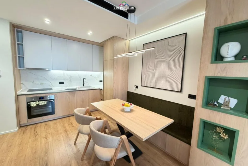 Tirane, jepet me qera apartament 1+1+Ballkon Kati 10, 70 m² 1.080 € (Mine Peza)