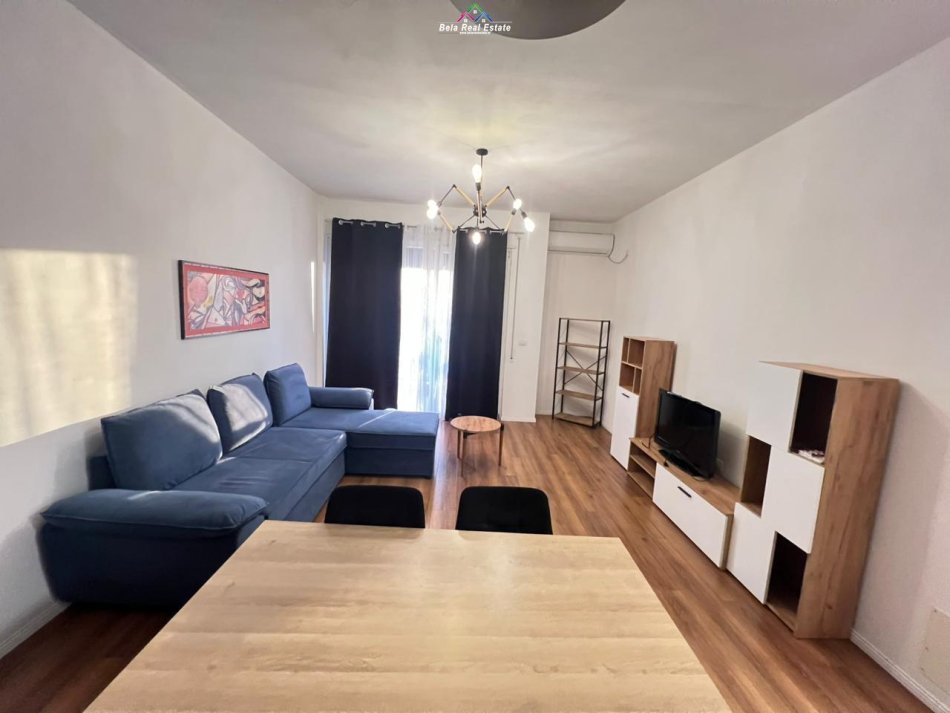 Tirane, jepet me qera apartament 2+1+Ballkon Kati 6, 100 m² 650 € (5 maji)