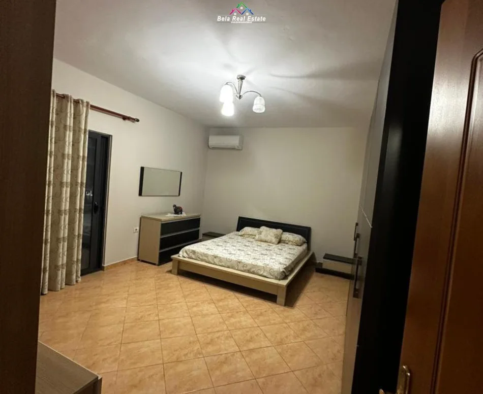 Tirane, jepet me qera Vile 3+1 Kati 3, 130 m² 580 € (teodor keko)