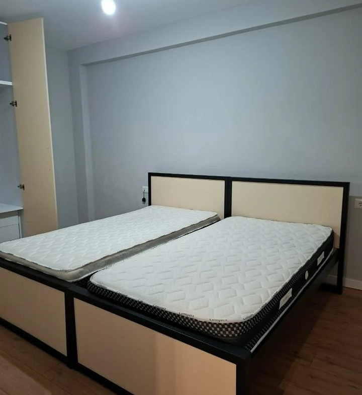 Tirane, jepet me qera apartament 2+1 Kati 3, 100 m² 430 € (Rruga Muhamet Deliu)