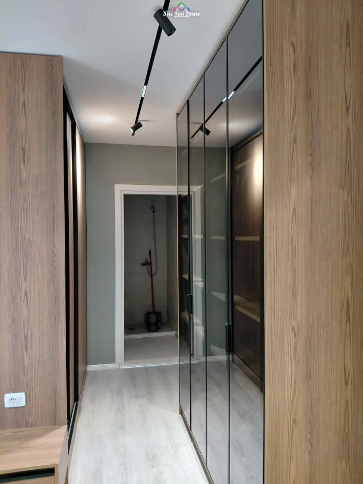 Tirane, jepet me qera apartament 2+1 Kati 7, 90 m² 680 € (ali demi)