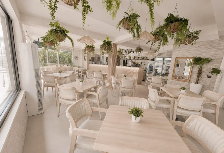 Tirane, jepet me qera lokal Kati 0, 160 m² 2600 € (Xhanfize keko)