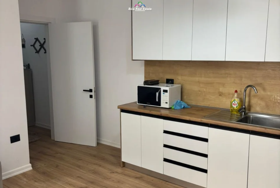 Tirane, jepet me qera apartament 2+1 Kati 5, 100 m² 730 € (ndre mjeda)
