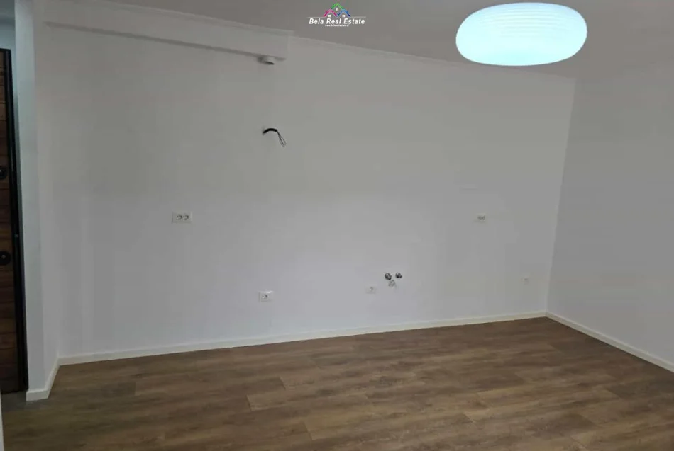 Tirane, shes apartament 1+1+Ballkon Kati 3, 50 m² 115.000 € (tregu elektrik)