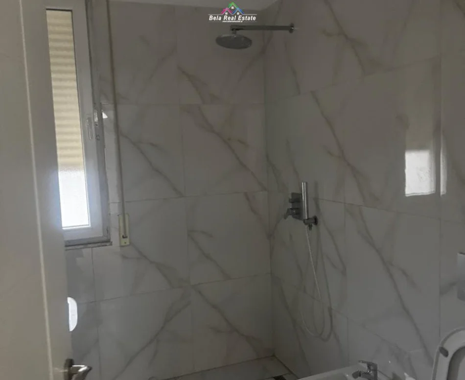 Tirane, jepet me qera apartament 1+1+Ballkon Kati 4, 73 m² 470 € (fusha e aviacionit)