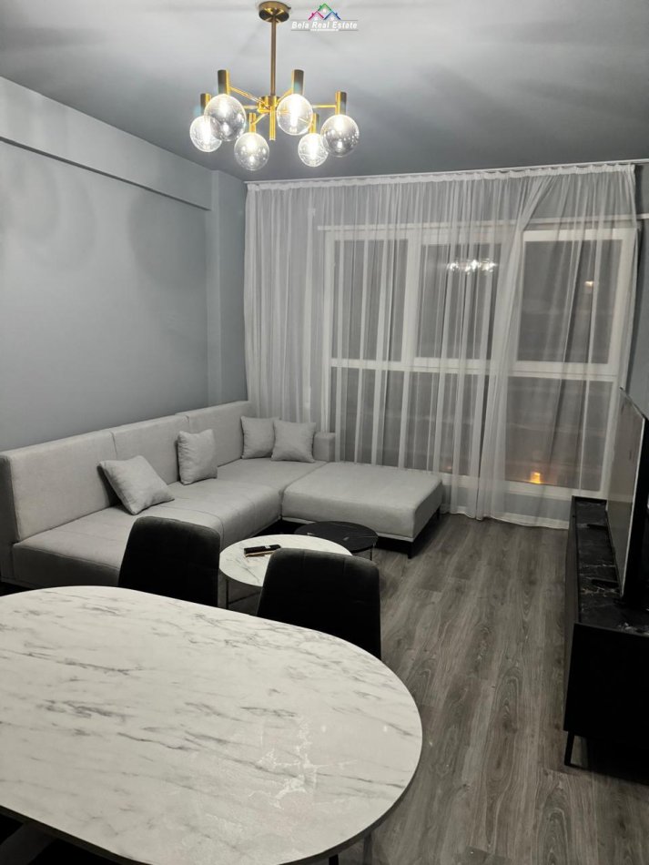 Tirane, jepet me qera apartament 1+1+Ballkon Kati 4, 70 m² 650 € (don bosko)