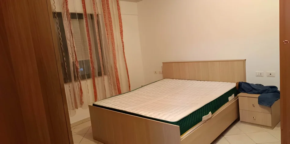 Tirane, jepet me qera apartament 2+1+Ballkon , 85 m² 448 € (Don Bosko)