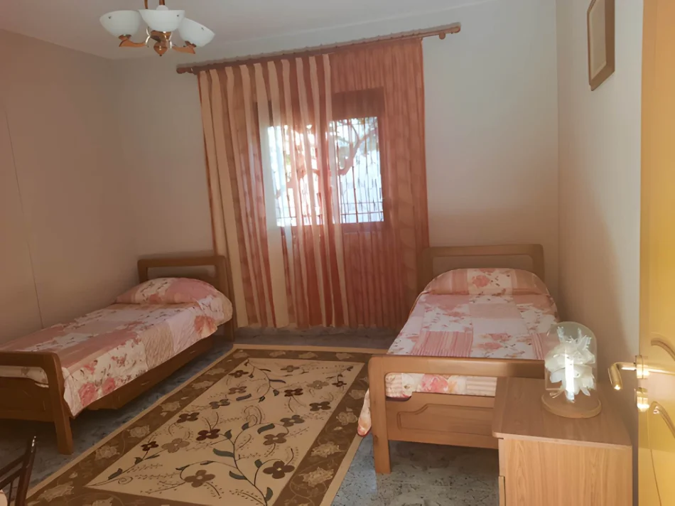 Tirane, jepet me qera apartament 2+1+Ballkon , 90 m² 450 € (Astir)