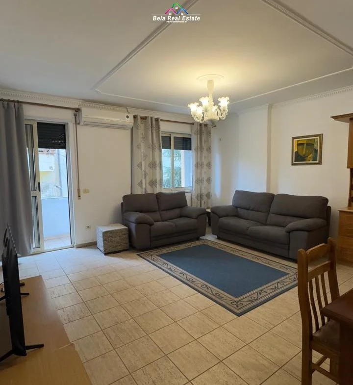 Tirane, jepet me qera apartament 1+1 Kati 3, 70 m² 700 € (Qender)