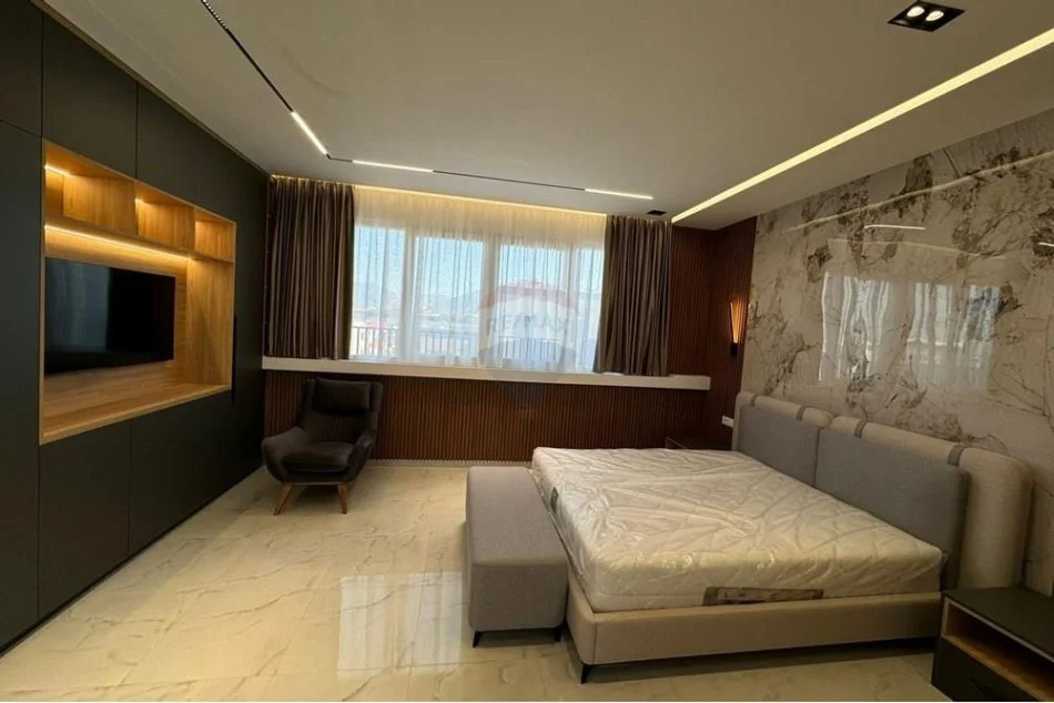 Tirane, shitet apartament+verande | Penthouse 3+1+Aneks+Ballkon Kati 12, 154 m² 470.000 € (Astir, Vila L)