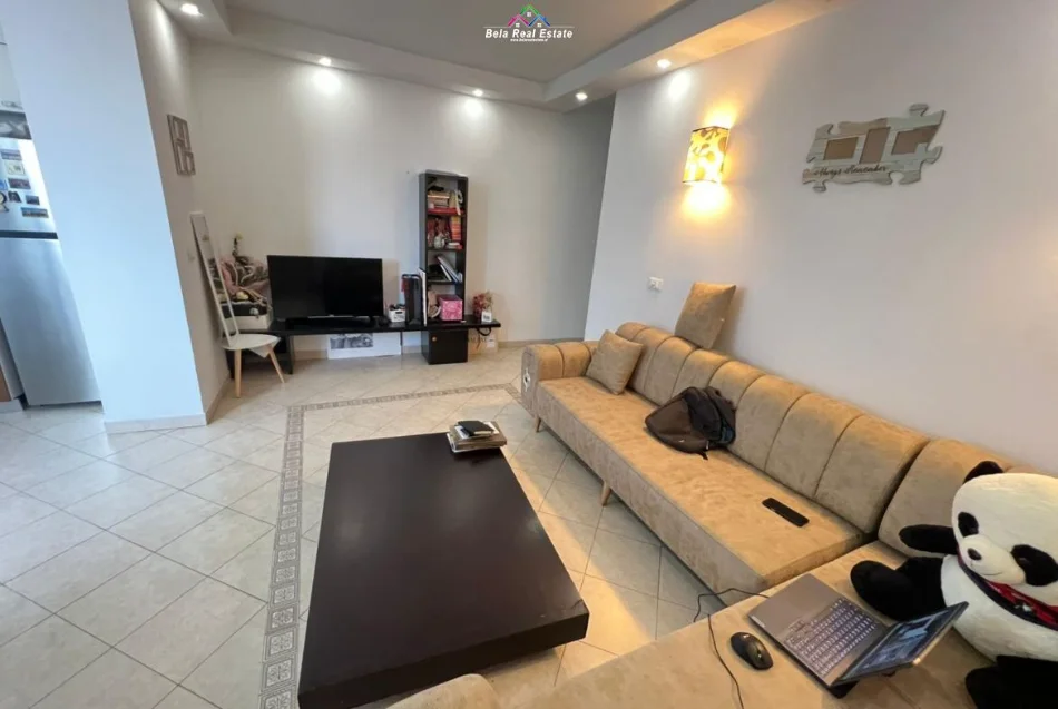 Tirane, jepet me qera apartament 1+1+Ballkon Kati 6, 65 m² 670 € (vasil shanto)