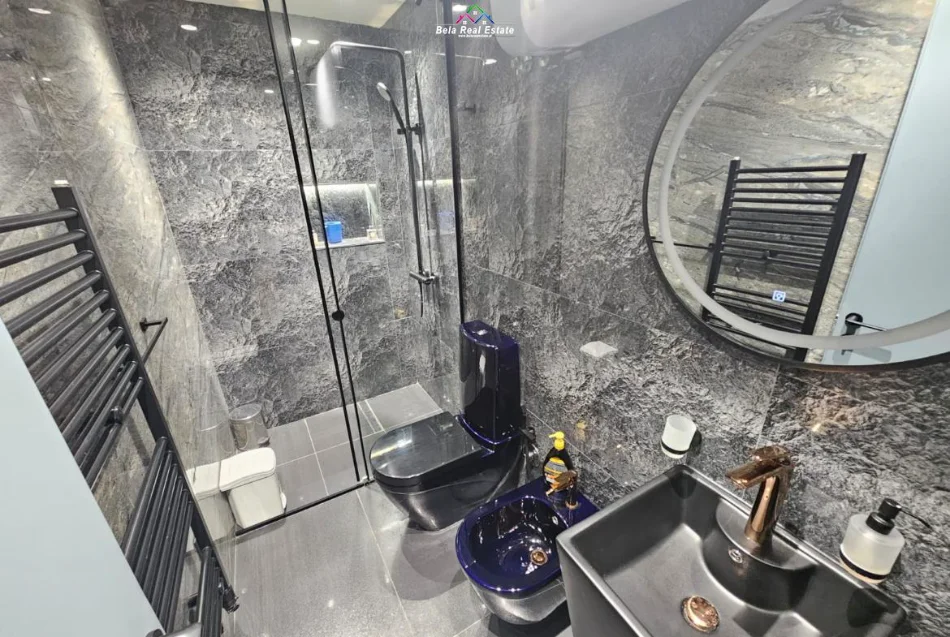 Tirane, jepet me qera apartament 1+1+Ballkon Kati 2, 57 m² 620 € (qender)