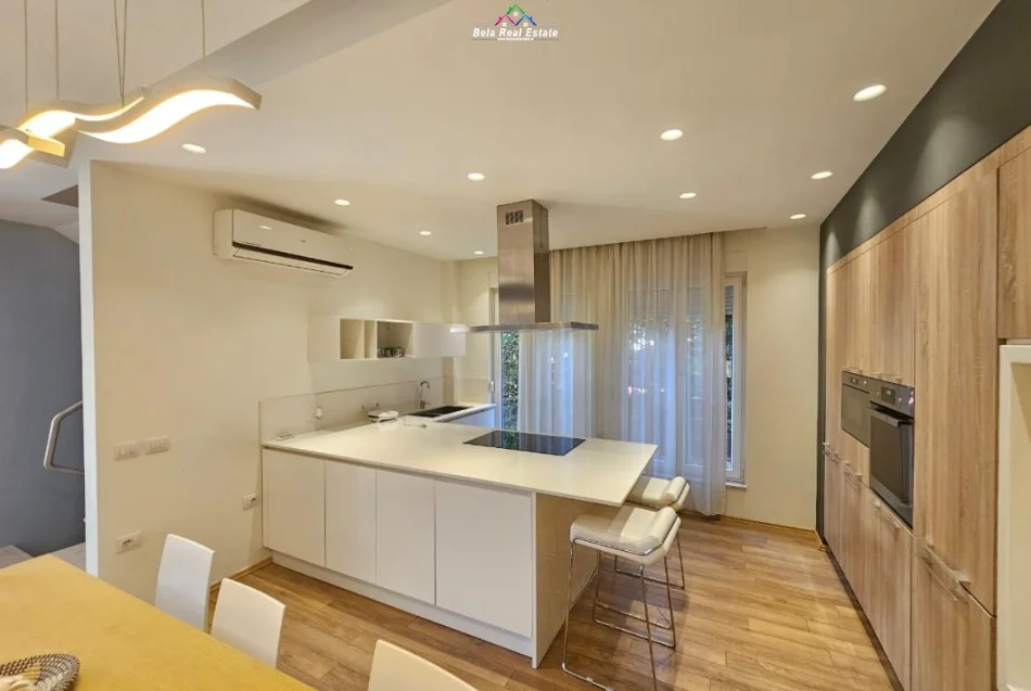 Tirane, jepet me qera Vile 3 Katshe Kati 3, 460 m² 3.000 € (teg)