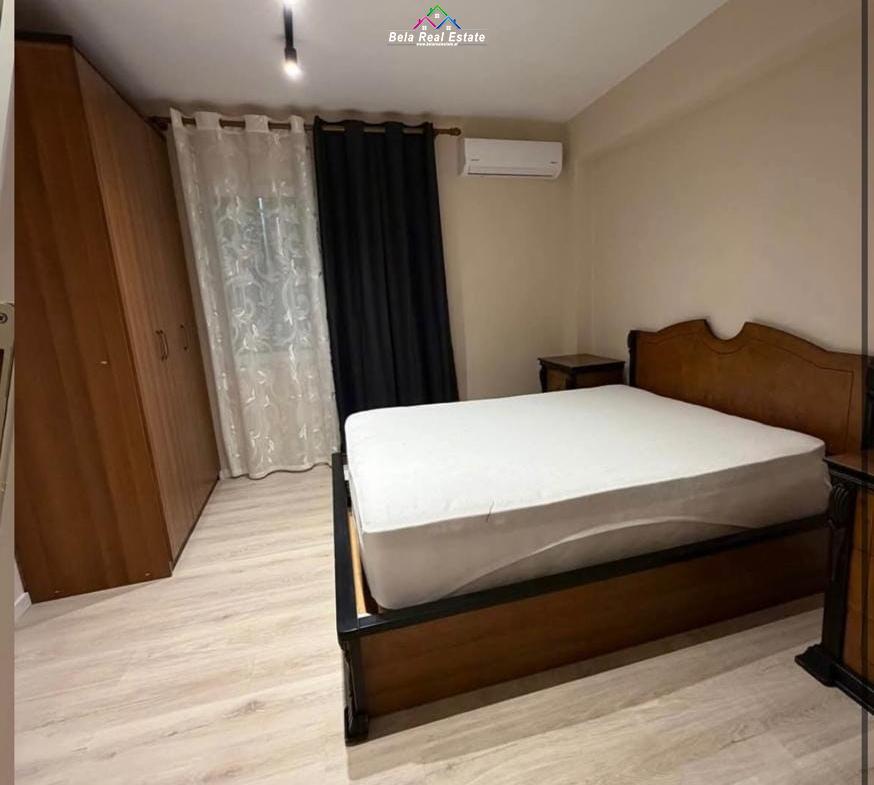Tirane, jepet me qera apartament 2+1 Kati 1, 65 m² 600 € (Rruga Zihni Sako)