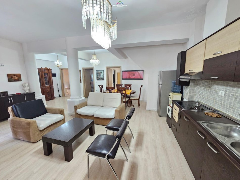 Tirane, jepet me qera Vile 3+1 Kati 1, 135 m² 500 € (tregu elektrik)