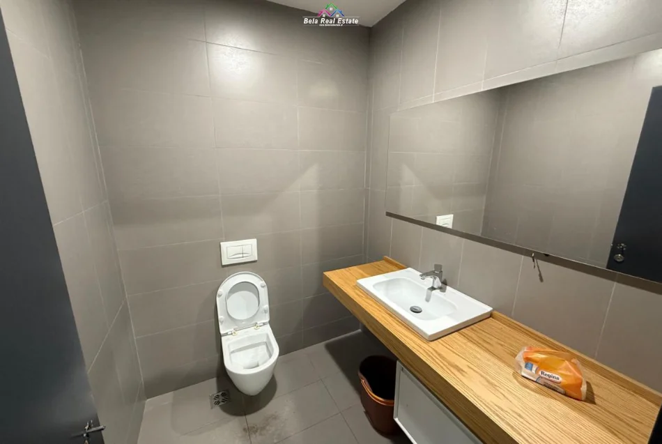 Tirane, jepet me qera zyre Kati 2, 85 m² 1.150 € (Rruga e Elbasanit)