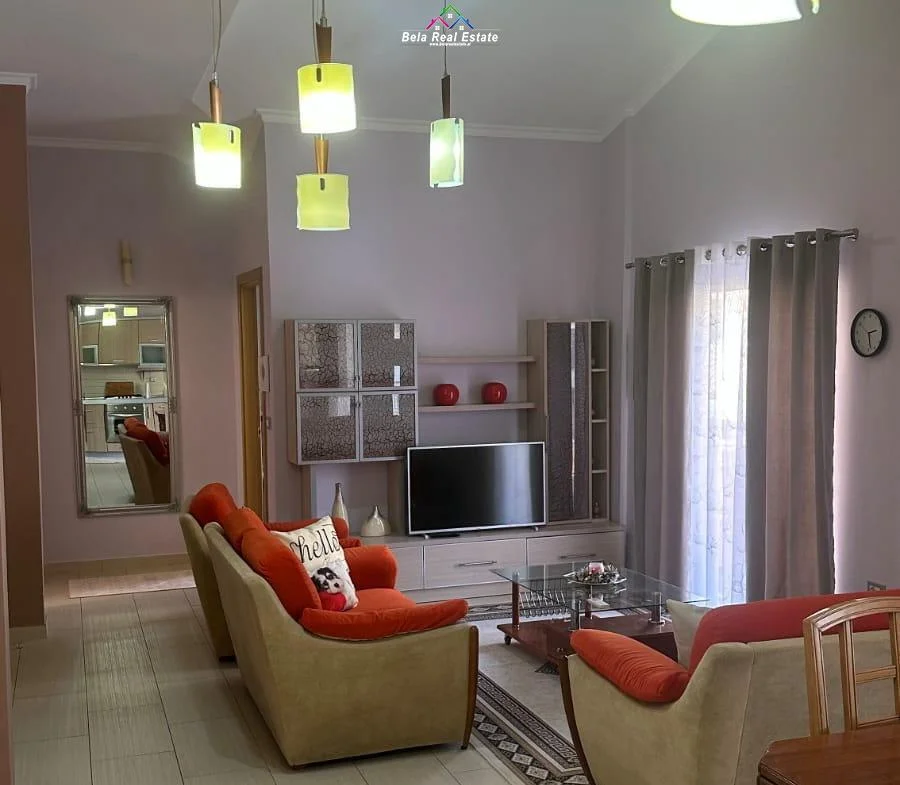 Tirane, jepet me qera Vile 3+1 Kati 2, 144 m² 870 € (medar shtylla)