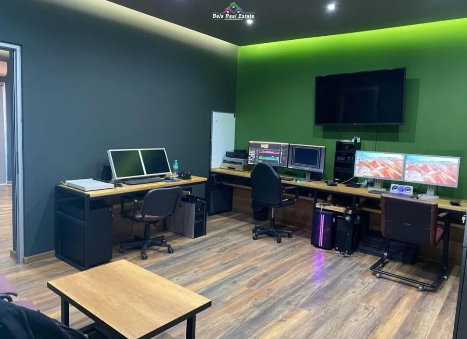 Tirane, jepet me qera zyre Kati 2, 45 m² 470 € (sauk)