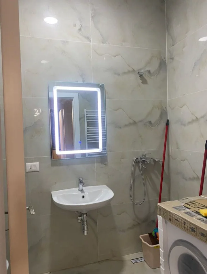Tirane, jepet me qera apartament 1+1+Ballkon Kati 2, 65 m² 630 € (rruga e dibres)